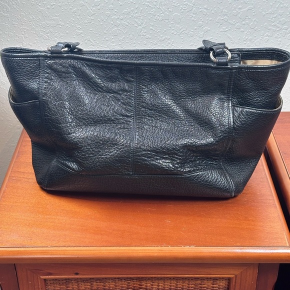 Coach Park Carrie Leather Tote in black - Picture 12 of 13